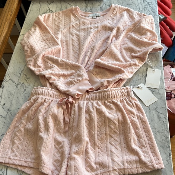Pj salvage pink cable set crew neck and shorts velour soft holiday lounge - Picture 7 of 11